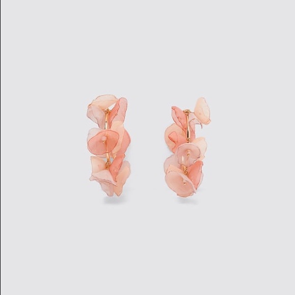 2/$35🖤 ZARA Pink Floral Gold Hoop Beaded Earrings - Picture 5 of 6